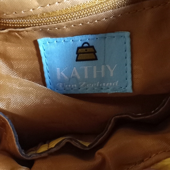 Purse - Picture 2 of 4